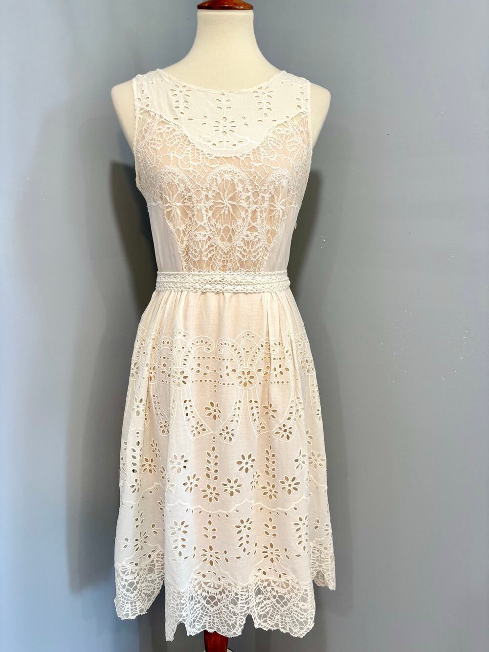 Anthropologie Adjustable White Ivory Eyelet Lace Sleeveless Midi Dress, Size 8